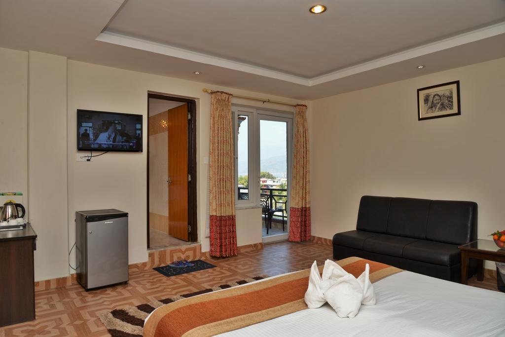 Hotel Point Pokhara Dış mekan fotoğraf