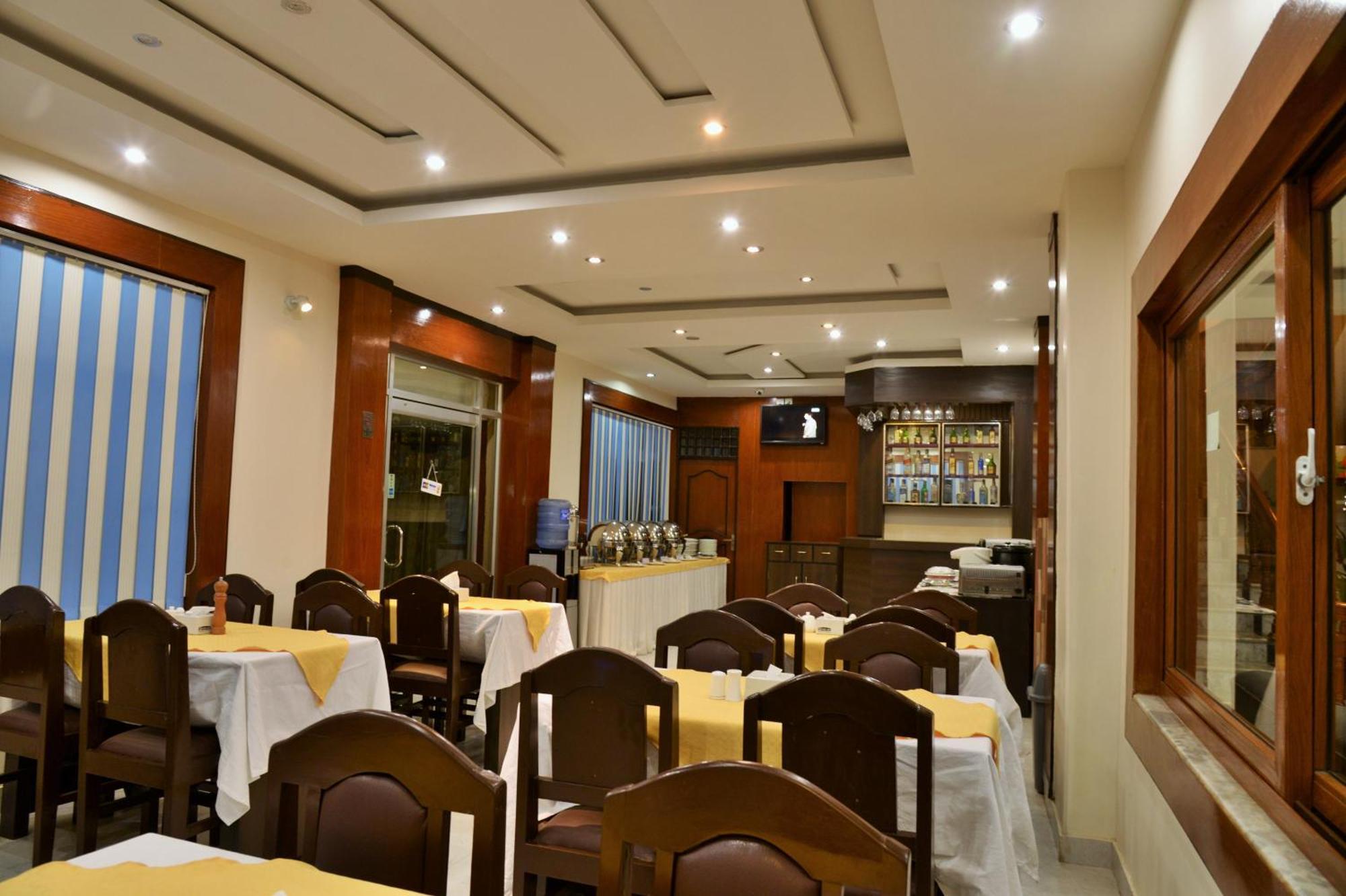 Hotel Point Pokhara Dış mekan fotoğraf