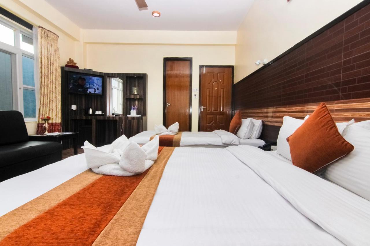 Hotel Point Pokhara Dış mekan fotoğraf